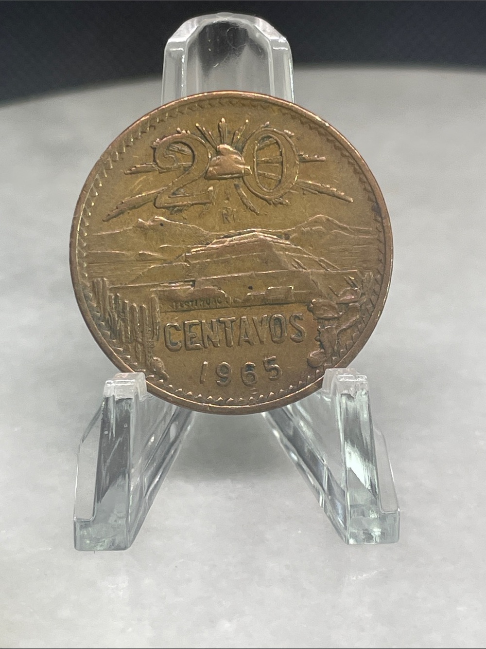 🇲🇽Vintage 20 Centavos Display Coin in Copper Tone